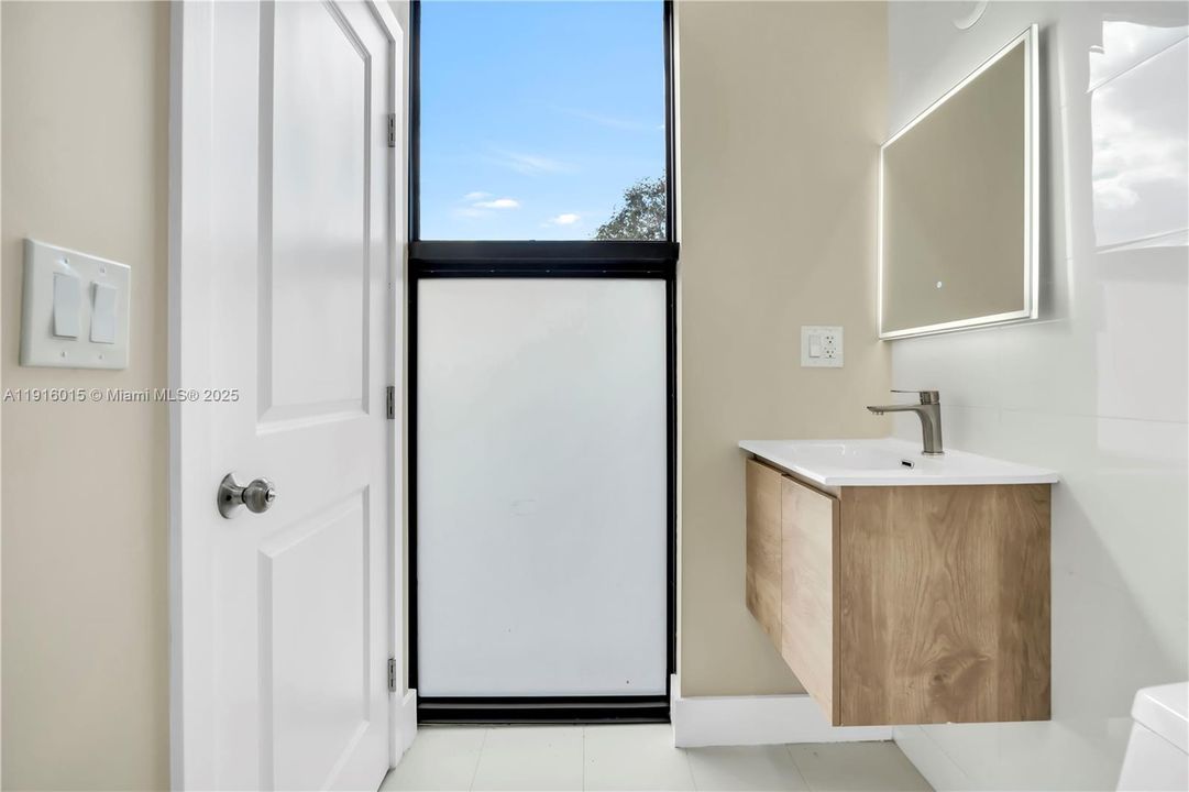 En Venta: $1,299,000 (4 camas, 4 baños, 3032 Pies cuadrados)