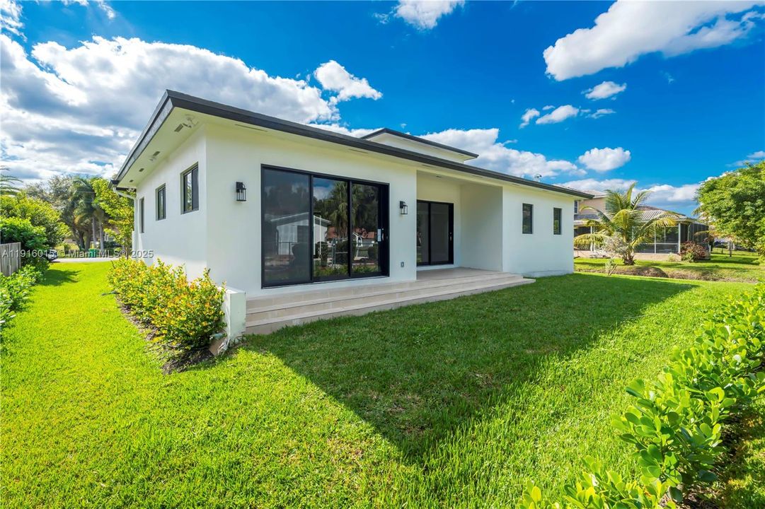 En Venta: $1,299,000 (4 camas, 4 baños, 3032 Pies cuadrados)