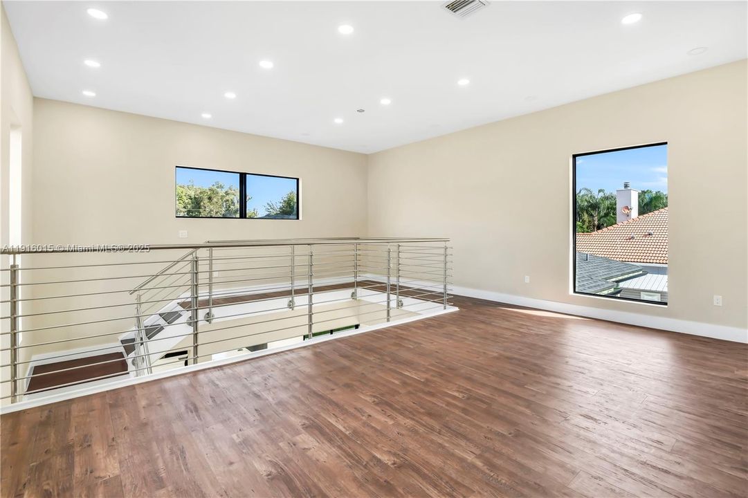 En Venta: $1,299,000 (4 camas, 4 baños, 3032 Pies cuadrados)