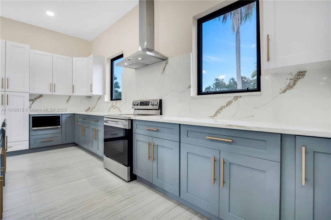 En Venta: $1,299,000 (4 camas, 4 baños, 3032 Pies cuadrados)