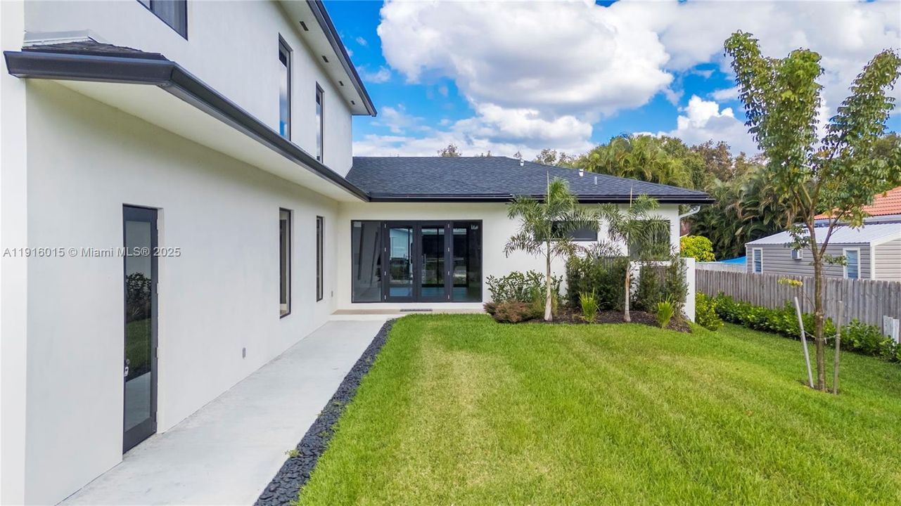 En Venta: $1,299,000 (4 camas, 4 baños, 3032 Pies cuadrados)