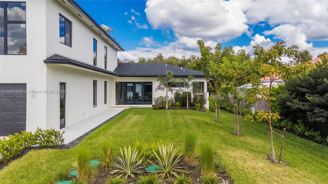 En Venta: $1,299,000 (4 camas, 4 baños, 3032 Pies cuadrados)