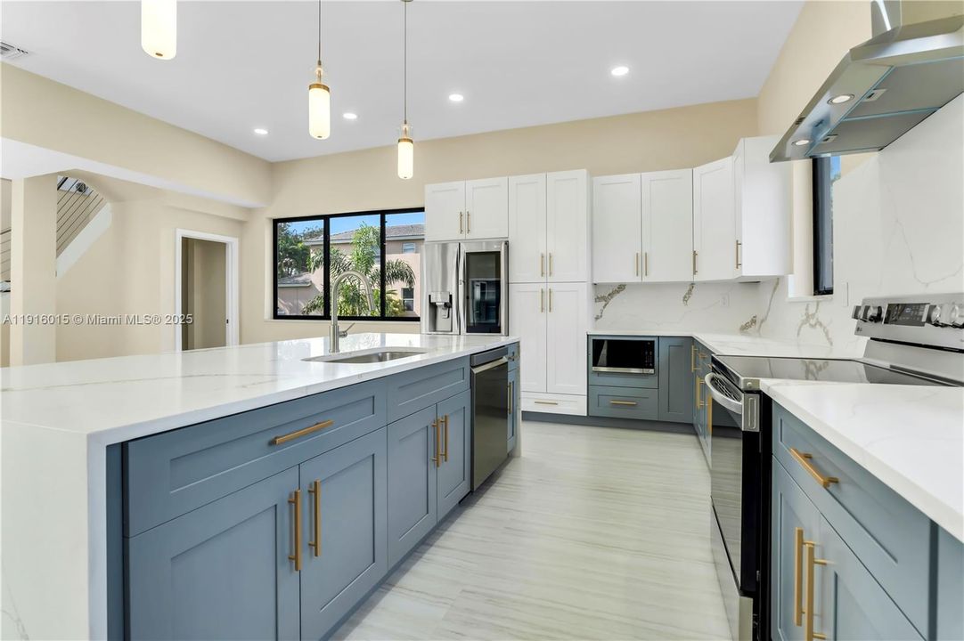 En Venta: $1,299,000 (4 camas, 4 baños, 3032 Pies cuadrados)