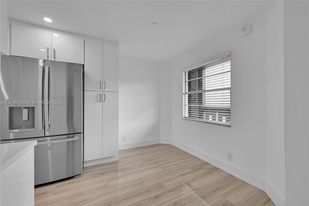 For Sale: $297,000 (2 beds, 2 baths, 1157 Square Feet)