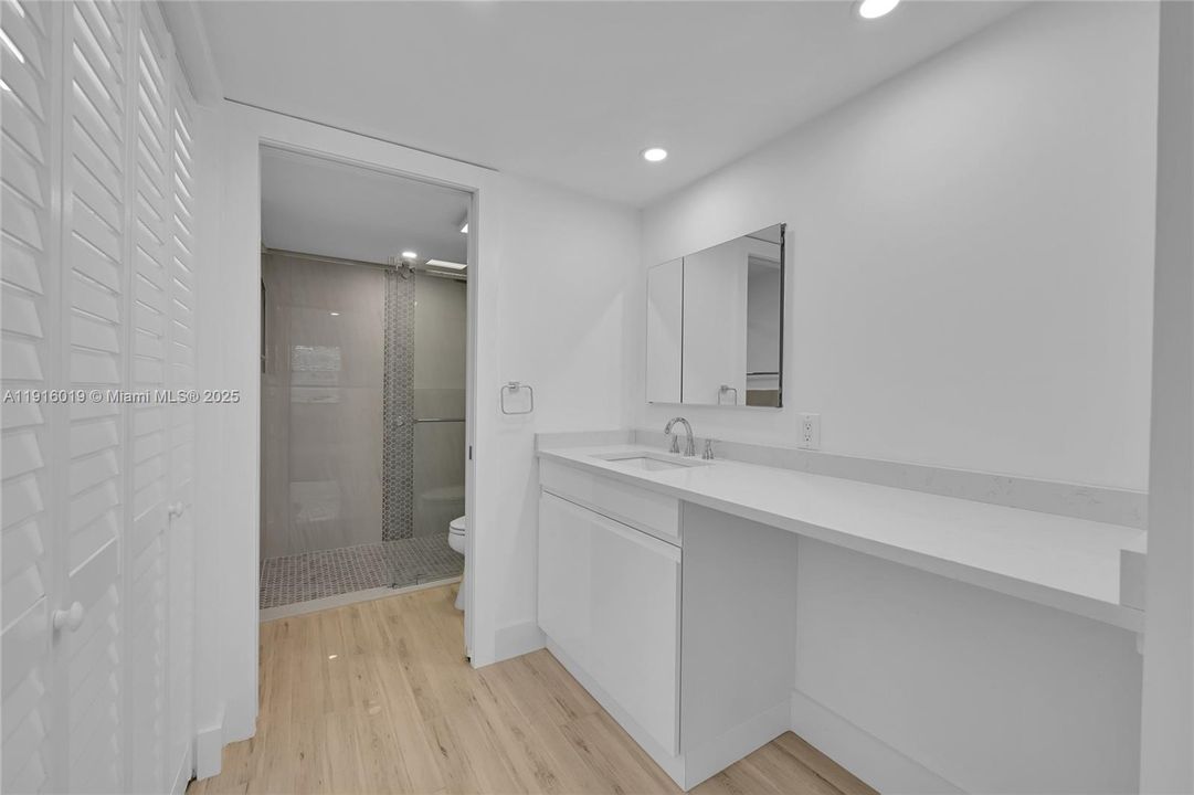 For Sale: $297,000 (2 beds, 2 baths, 1157 Square Feet)