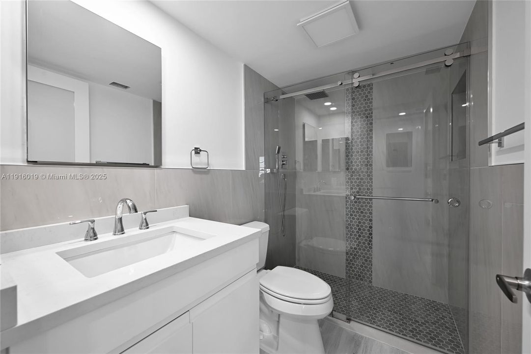 For Sale: $297,000 (2 beds, 2 baths, 1157 Square Feet)