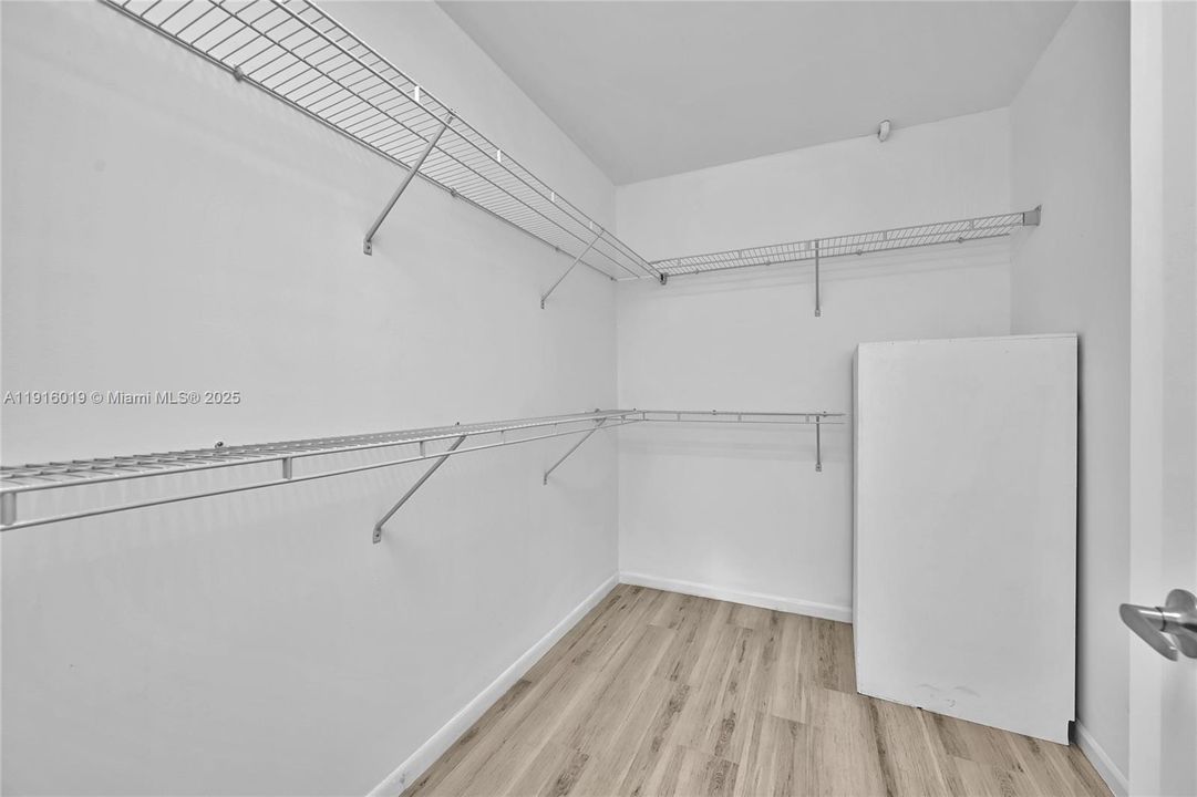 For Sale: $297,000 (2 beds, 2 baths, 1157 Square Feet)