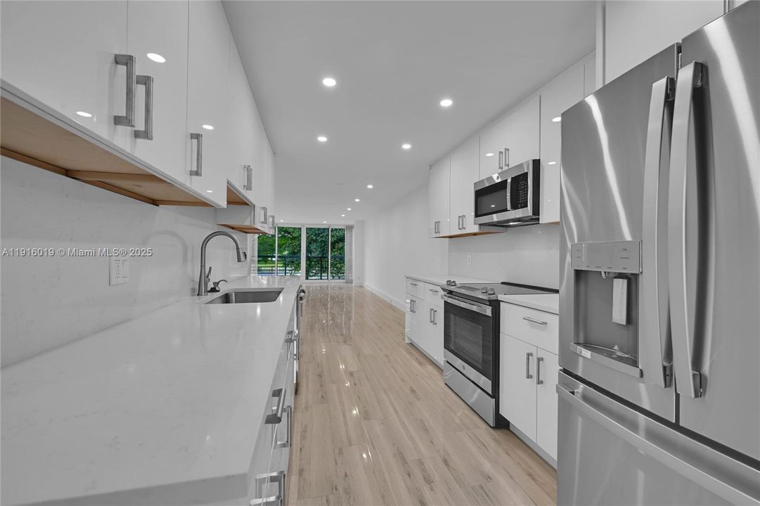 For Sale: $297,000 (2 beds, 2 baths, 1157 Square Feet)