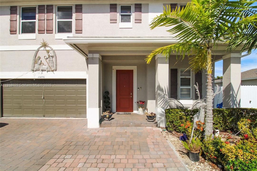 出租: $3,500 (4 贝兹, 3 浴室, 2164 平方英尺)