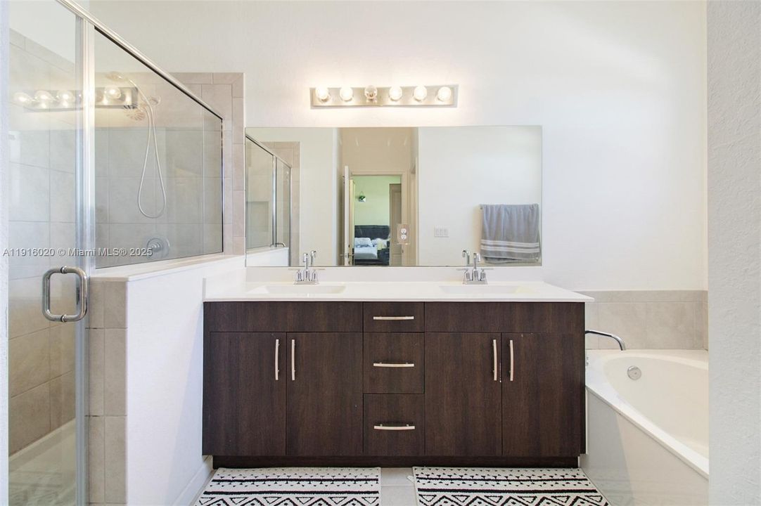 出租: $3,500 (4 贝兹, 3 浴室, 2164 平方英尺)