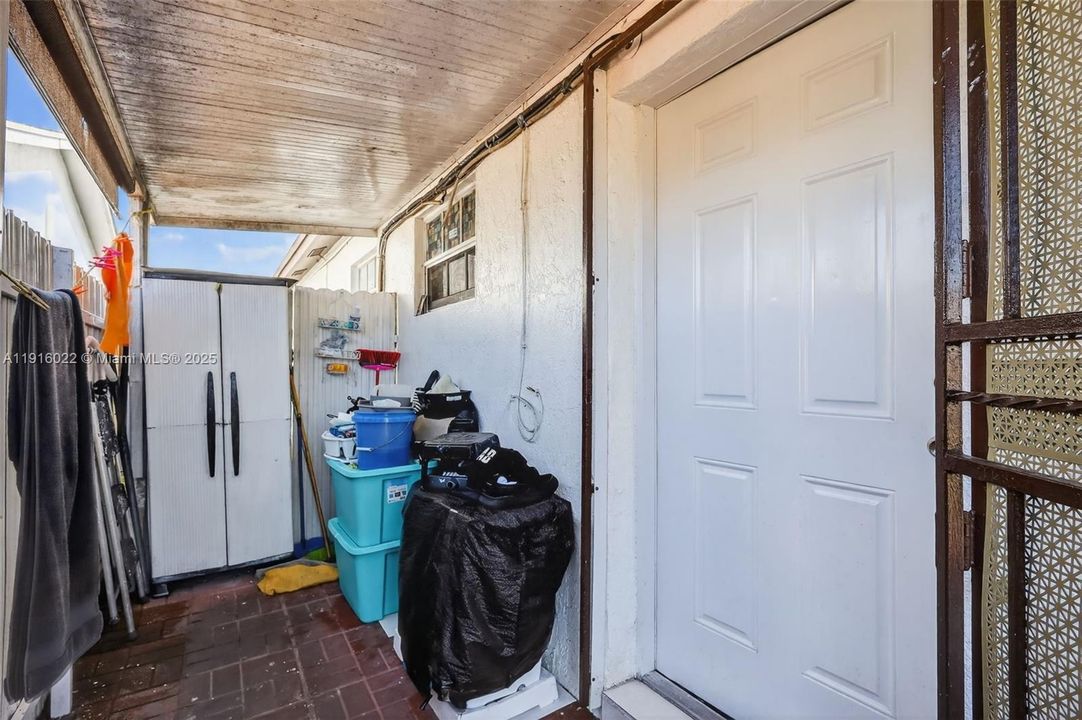 For Sale: $595,000 (3 beds, 2 baths, 1832 Square Feet)