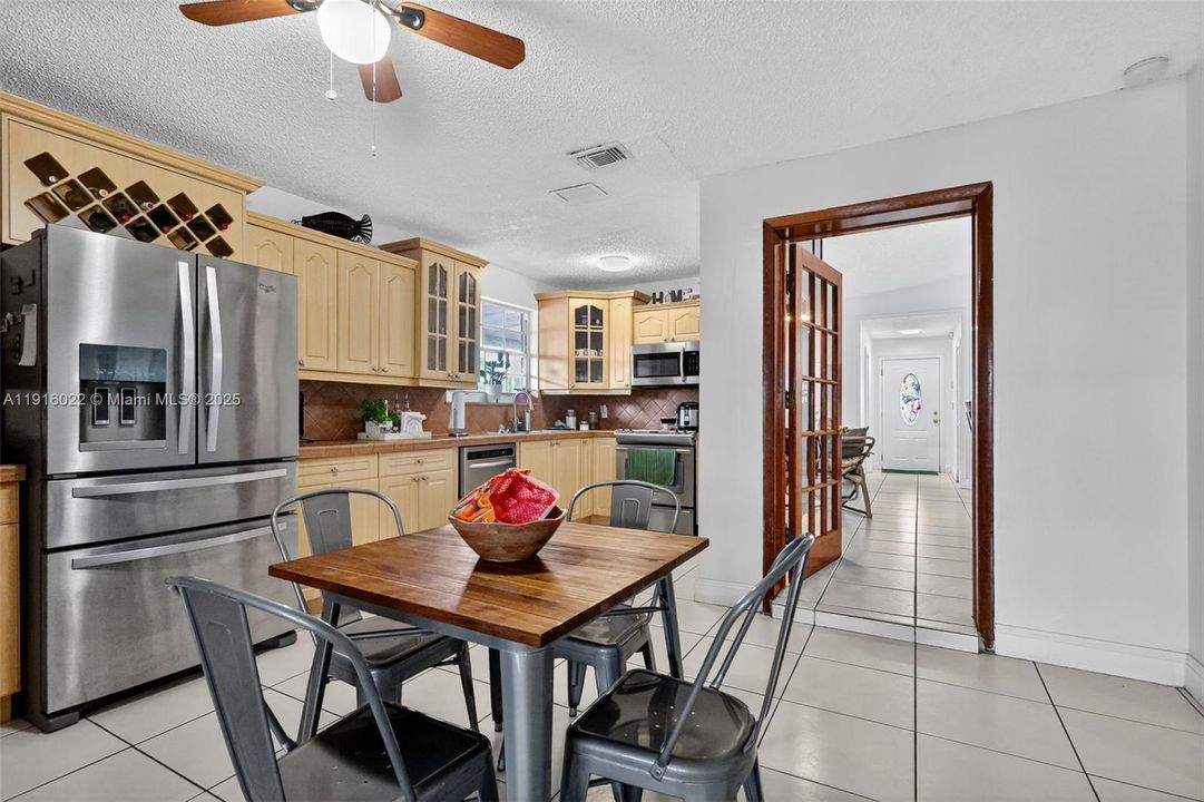 For Sale: $595,000 (3 beds, 2 baths, 1832 Square Feet)