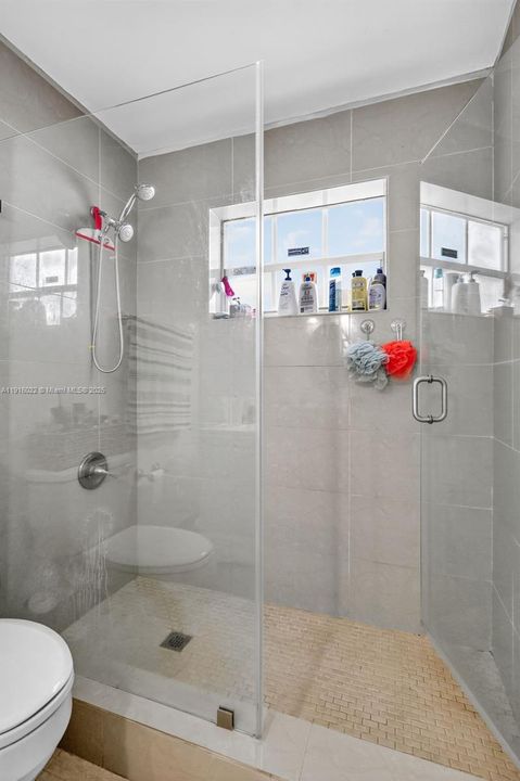 For Sale: $595,000 (3 beds, 2 baths, 1832 Square Feet)