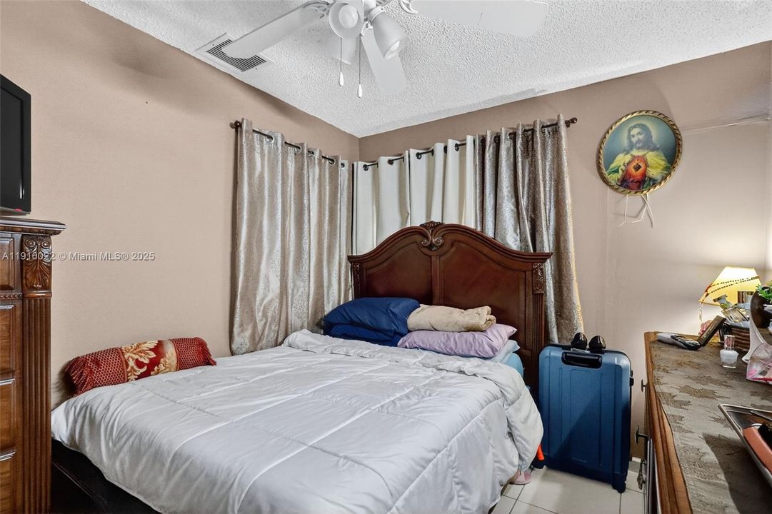 For Sale: $595,000 (3 beds, 2 baths, 1832 Square Feet)