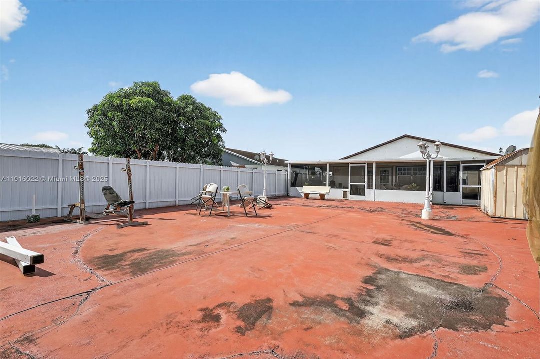 For Sale: $595,000 (3 beds, 2 baths, 1832 Square Feet)