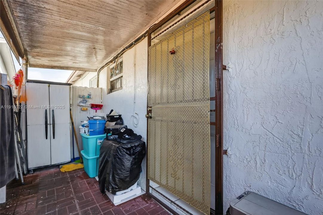 For Sale: $595,000 (3 beds, 2 baths, 1832 Square Feet)