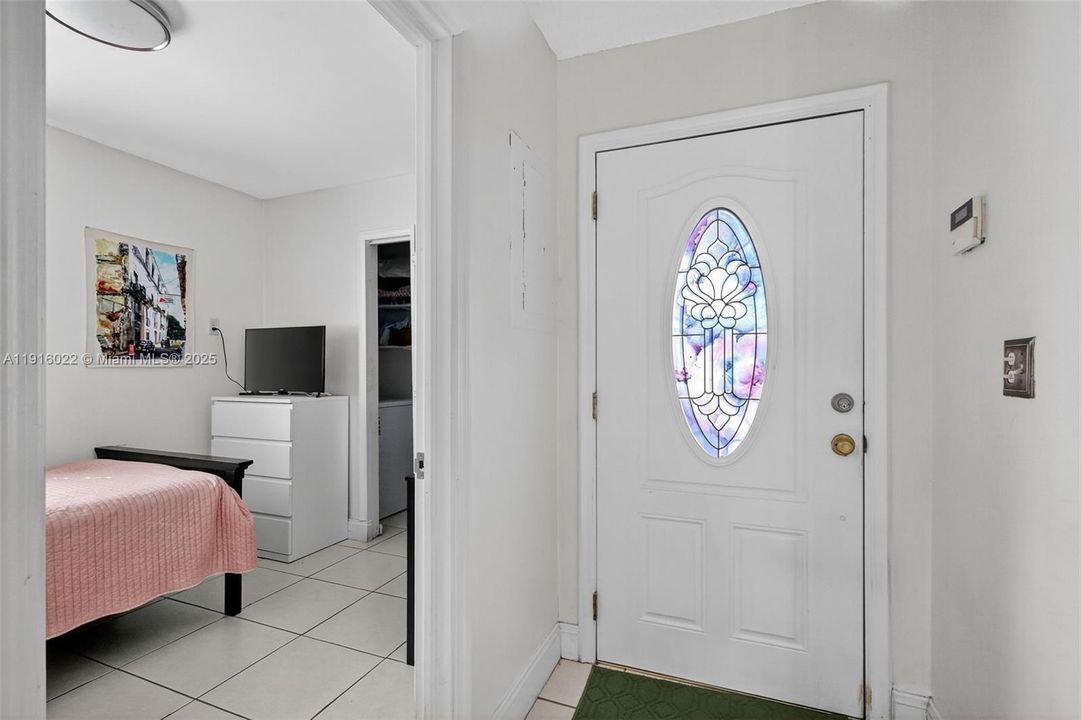 For Sale: $595,000 (3 beds, 2 baths, 1832 Square Feet)