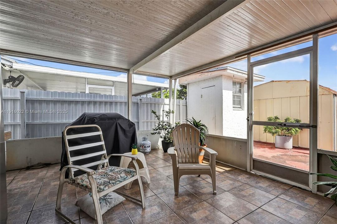 For Sale: $595,000 (3 beds, 2 baths, 1832 Square Feet)