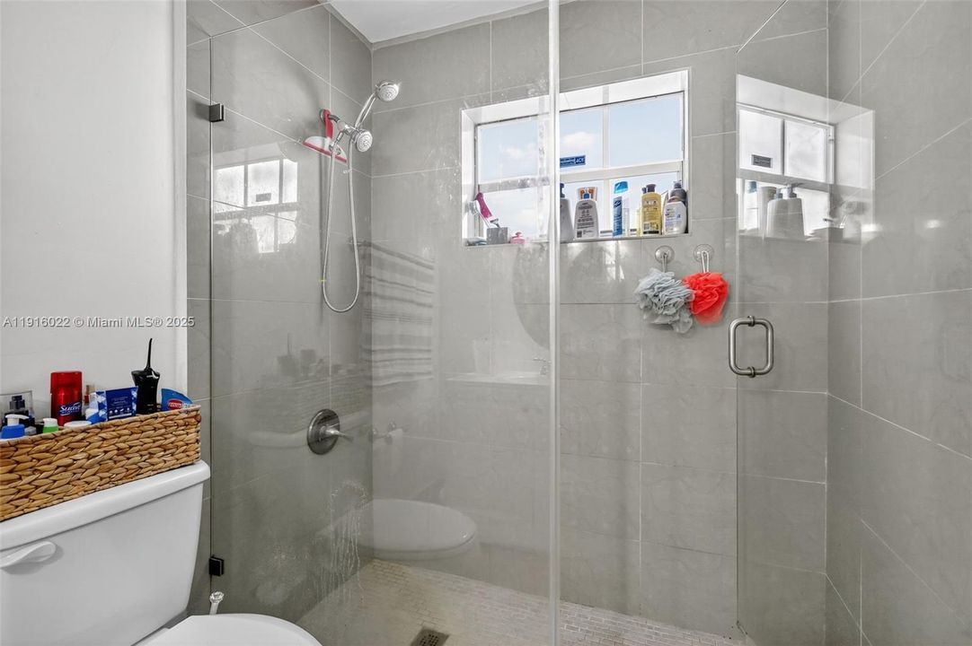 For Sale: $595,000 (3 beds, 2 baths, 1832 Square Feet)