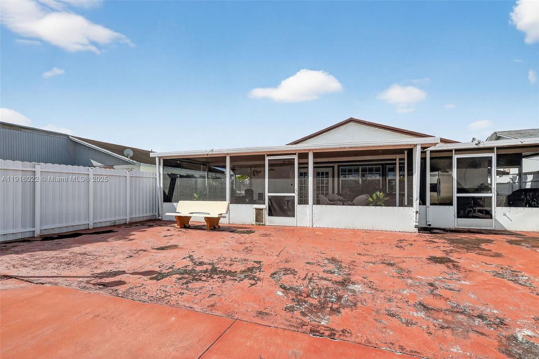 For Sale: $595,000 (3 beds, 2 baths, 1832 Square Feet)