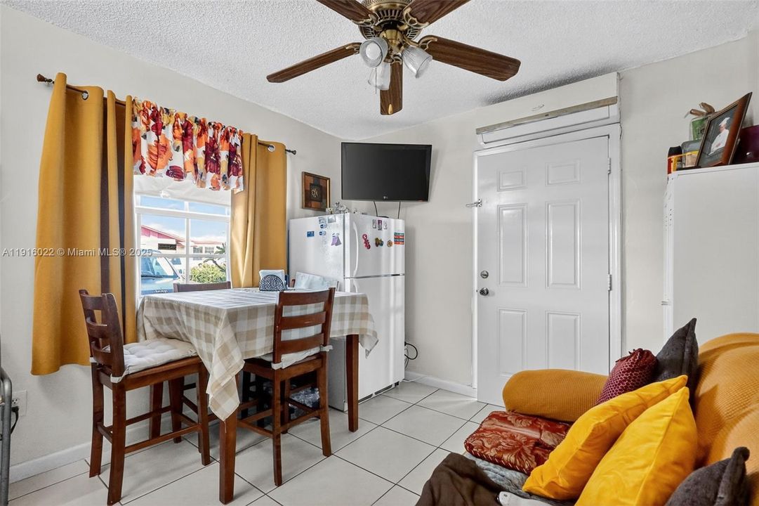 For Sale: $595,000 (3 beds, 2 baths, 1832 Square Feet)