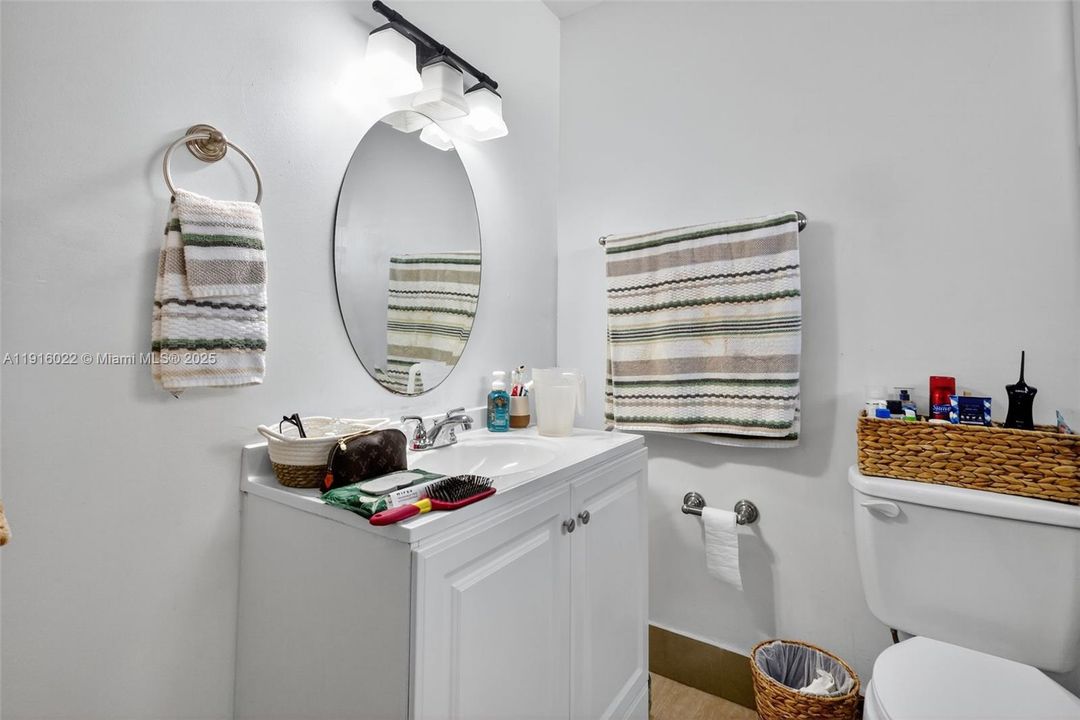 For Sale: $595,000 (3 beds, 2 baths, 1832 Square Feet)