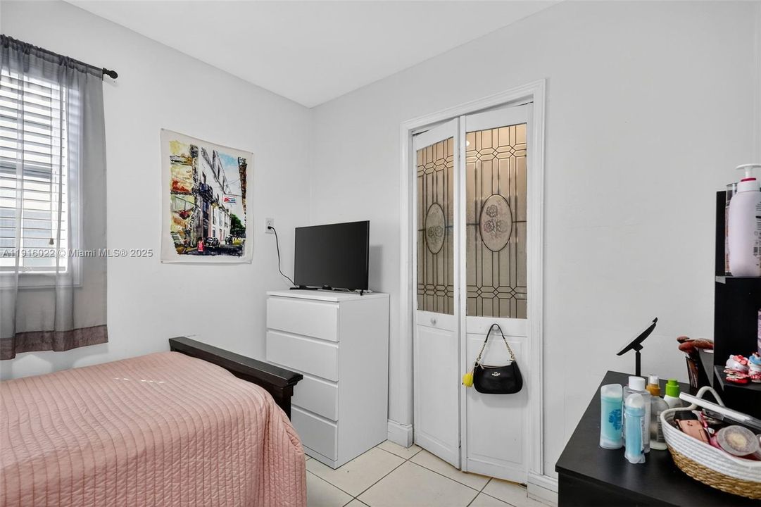 For Sale: $595,000 (3 beds, 2 baths, 1832 Square Feet)