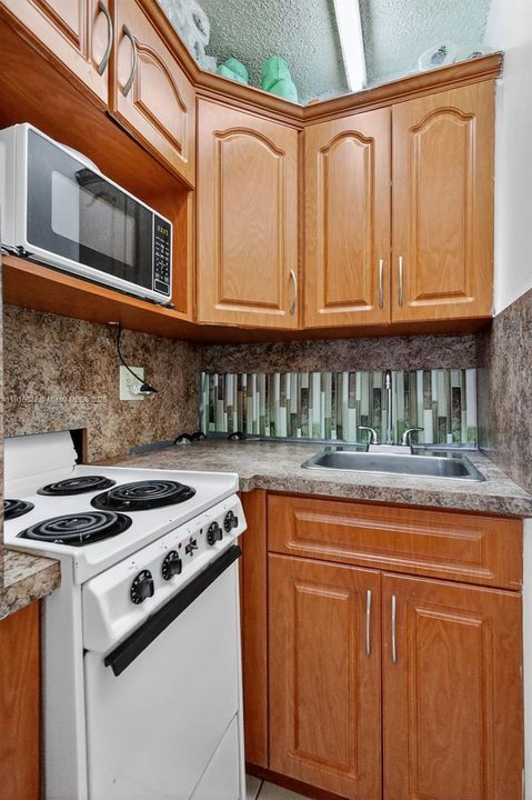 For Sale: $595,000 (3 beds, 2 baths, 1832 Square Feet)