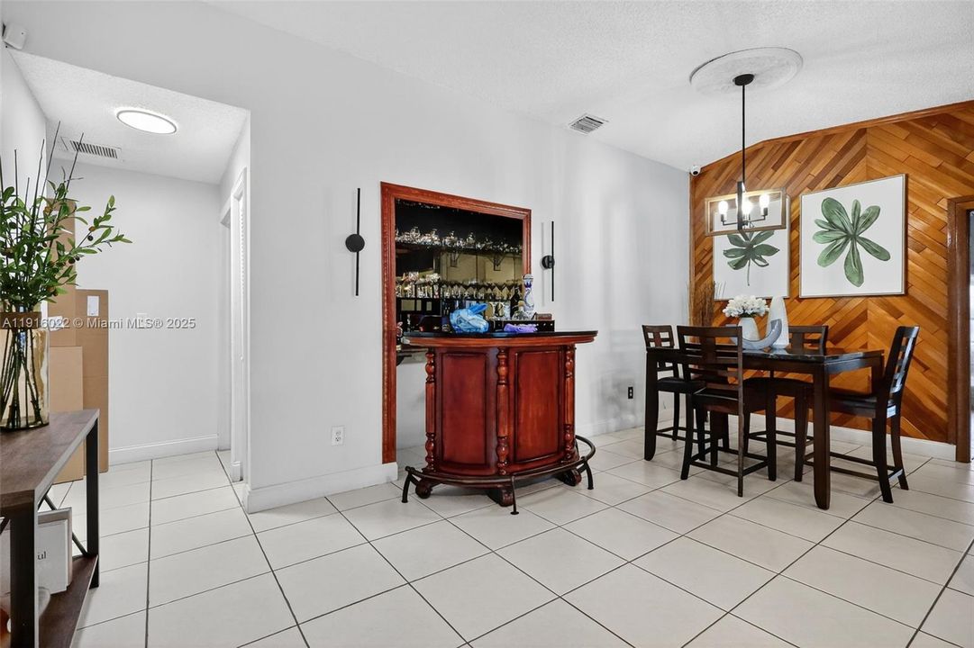 For Sale: $595,000 (3 beds, 2 baths, 1832 Square Feet)