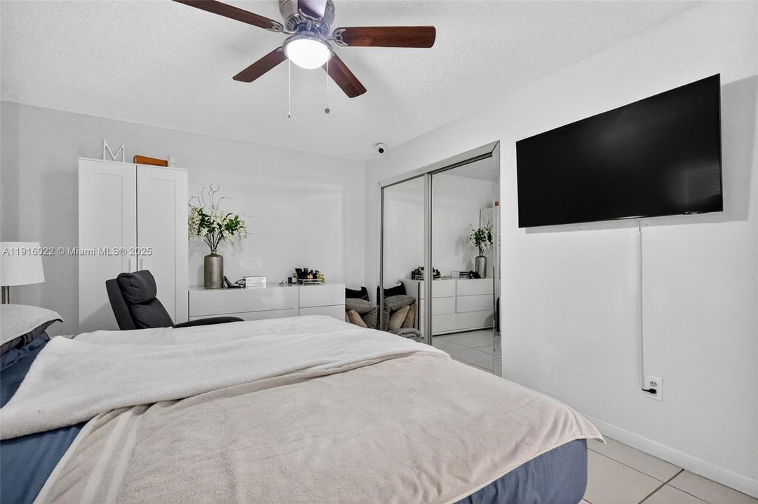 For Sale: $595,000 (3 beds, 2 baths, 1832 Square Feet)