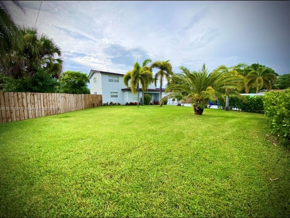 待售: $750,000 (4 贝兹, 2 浴室, 2515 平方英尺)