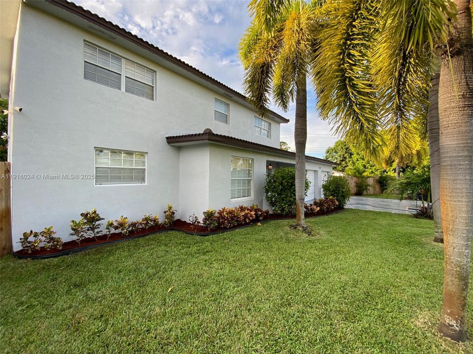 待售: $750,000 (4 贝兹, 2 浴室, 2515 平方英尺)