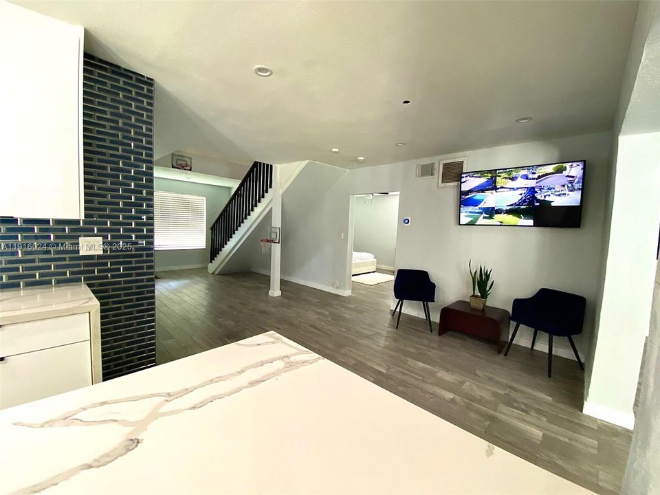 待售: $750,000 (4 贝兹, 2 浴室, 2515 平方英尺)