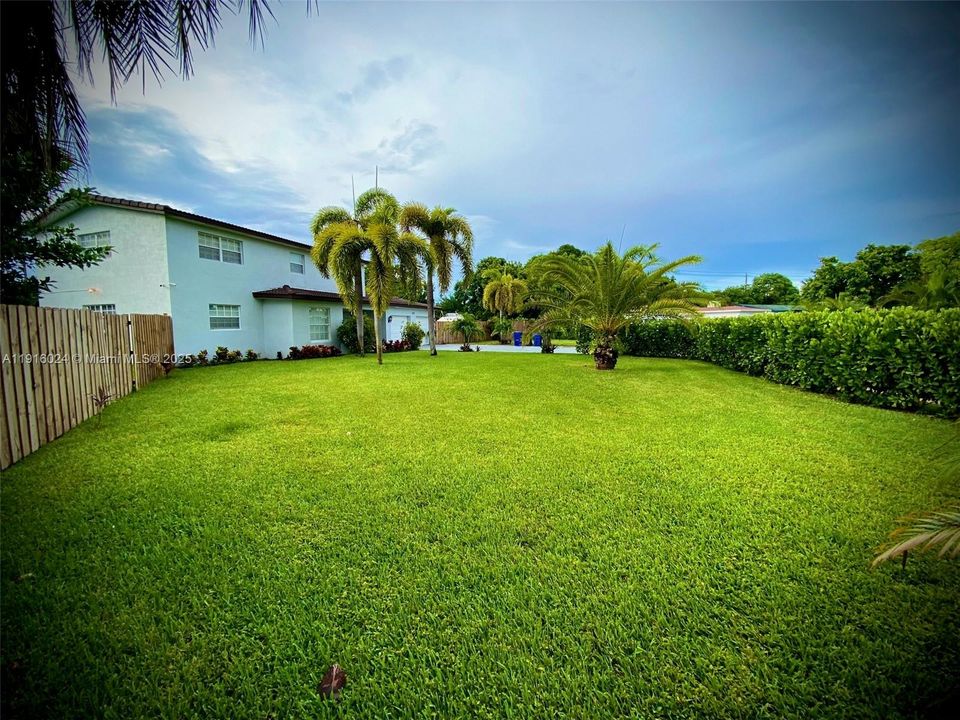 待售: $750,000 (4 贝兹, 2 浴室, 2515 平方英尺)