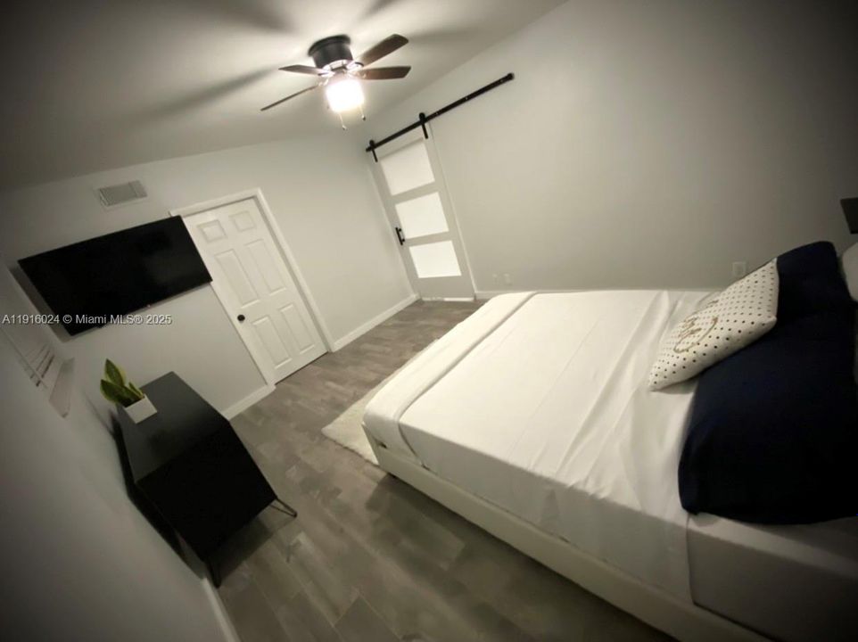 待售: $750,000 (4 贝兹, 2 浴室, 2515 平方英尺)