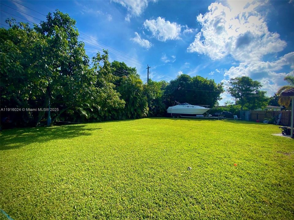 待售: $750,000 (4 贝兹, 2 浴室, 2515 平方英尺)