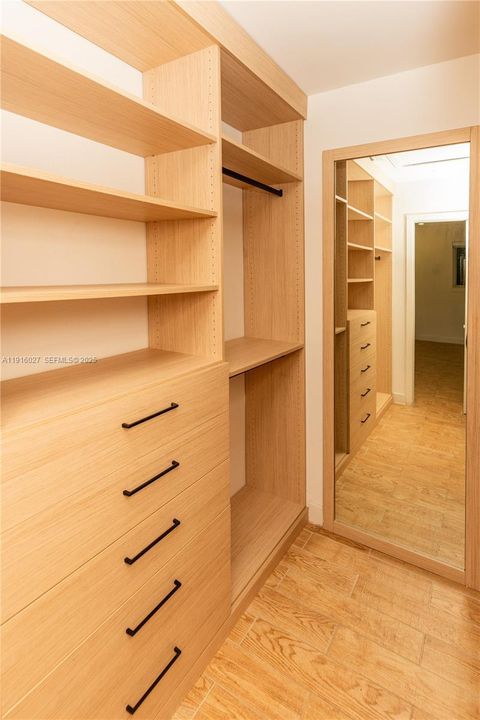 Active With Contract: $1,400,000 (4 beds, 2 baths, 1827 Square Feet)