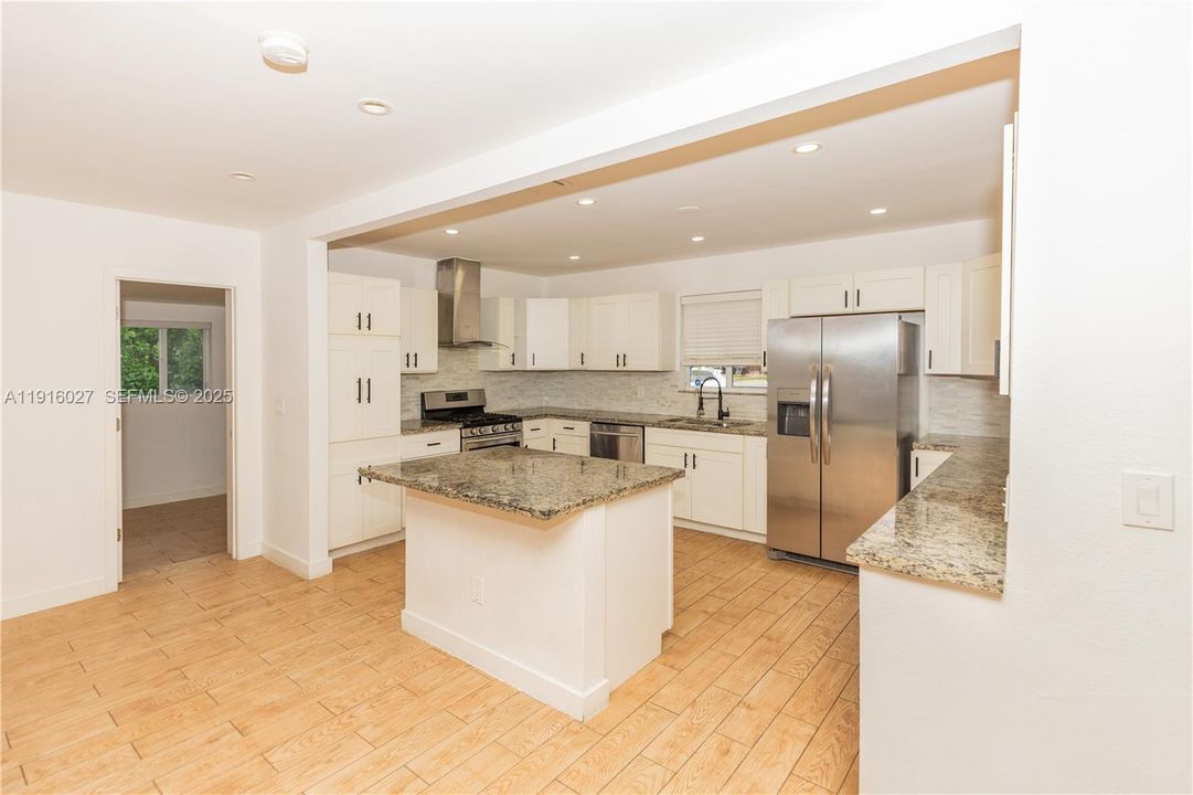 Active With Contract: $1,400,000 (4 beds, 2 baths, 1827 Square Feet)