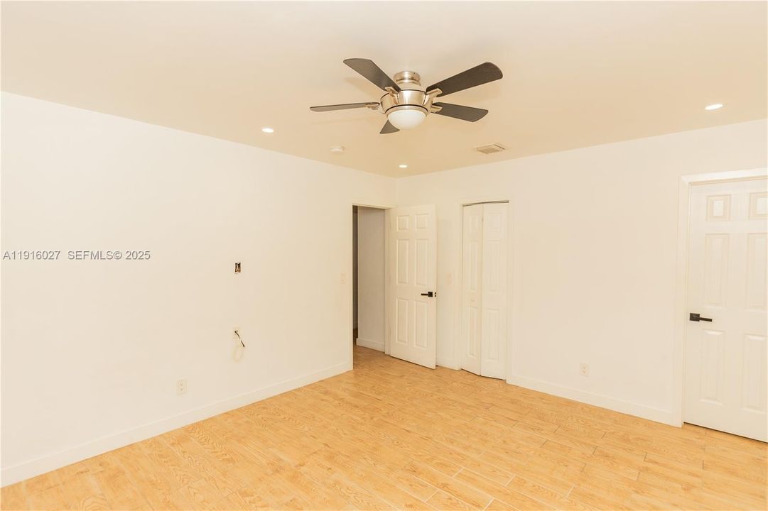 Active With Contract: $1,400,000 (4 beds, 2 baths, 1827 Square Feet)