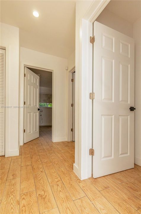 Active With Contract: $1,400,000 (4 beds, 2 baths, 1827 Square Feet)