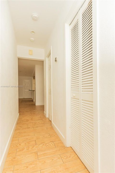 Active With Contract: $1,400,000 (4 beds, 2 baths, 1827 Square Feet)