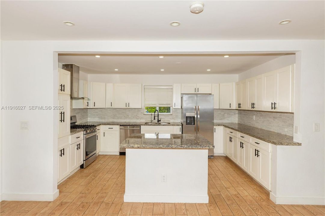 Active With Contract: $1,400,000 (4 beds, 2 baths, 1827 Square Feet)