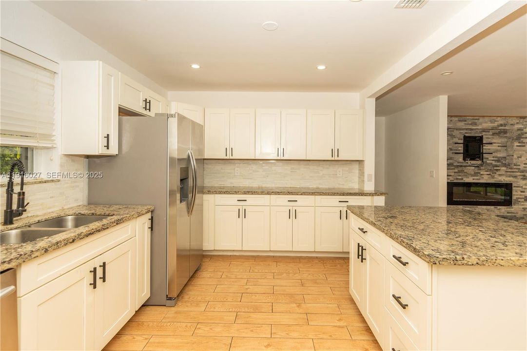 Active With Contract: $1,400,000 (4 beds, 2 baths, 1827 Square Feet)