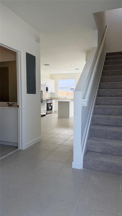 For Rent: $2,400 (3 beds, 3 baths, 1331 Square Feet)