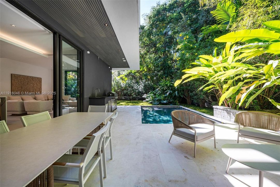 For Sale: $5,895,000 (5 beds, 5 baths, 4161 Square Feet)