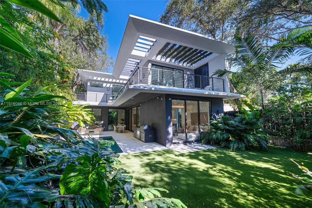 For Sale: $5,895,000 (5 beds, 5 baths, 4161 Square Feet)