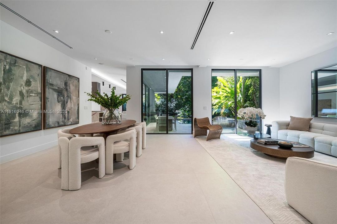 For Sale: $5,895,000 (5 beds, 5 baths, 4161 Square Feet)