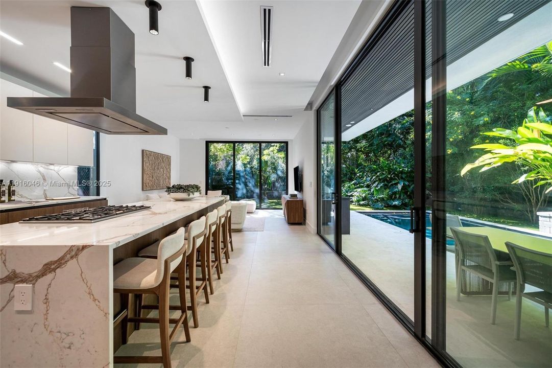 For Sale: $5,895,000 (5 beds, 5 baths, 4161 Square Feet)