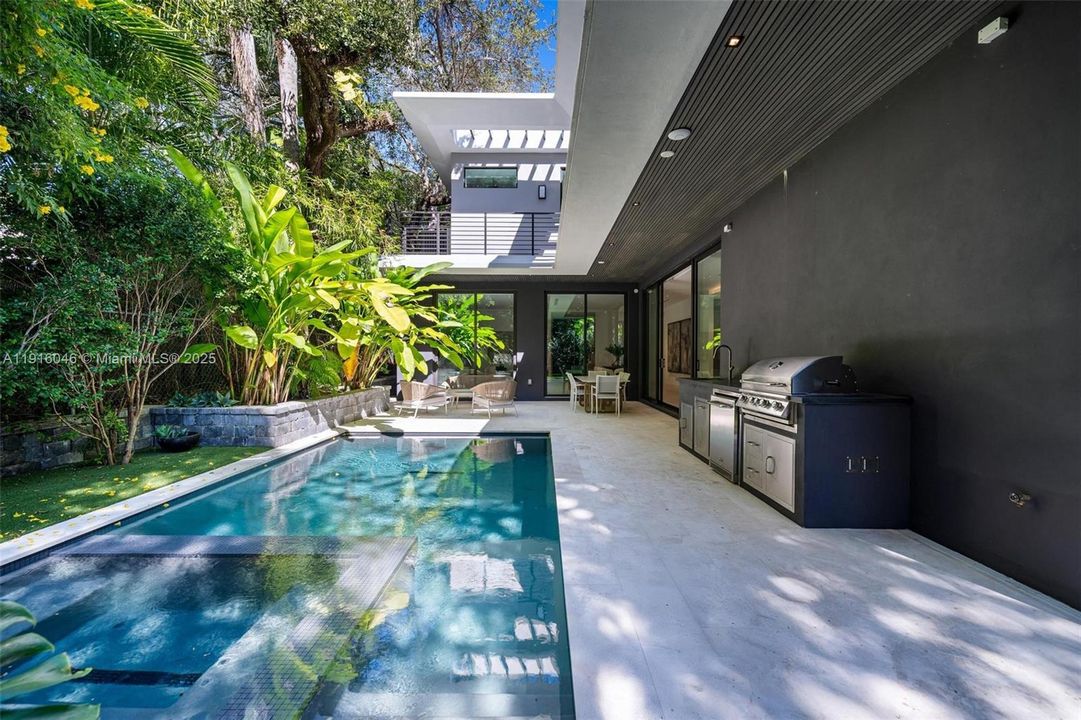 For Sale: $5,895,000 (5 beds, 5 baths, 4161 Square Feet)