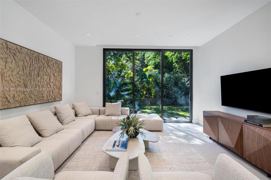 For Sale: $5,895,000 (5 beds, 5 baths, 4161 Square Feet)